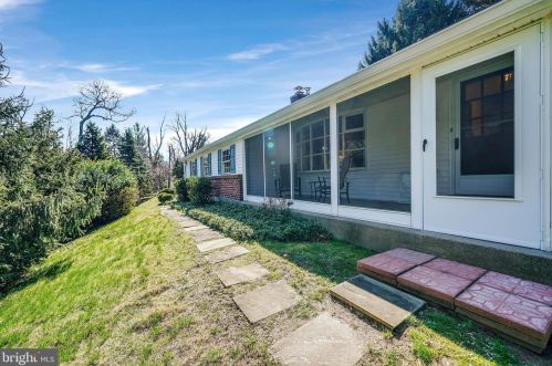 276 Crum Creek Rd, Media, PA 19063-1644