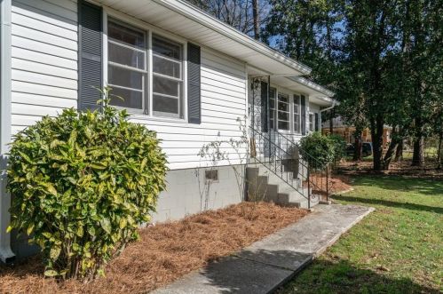 693 White St, Suwanee, GA 30024-1809