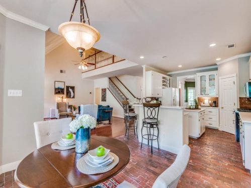 6116 Terrace Oaks Ln, Fort Worth TX  76112-1072 exterior