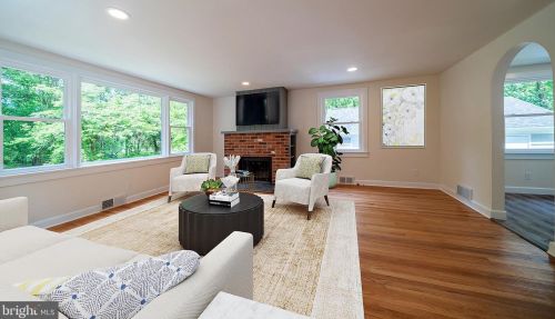 73 Bayberry Rd, Princeton NJ  08540-7418 exterior