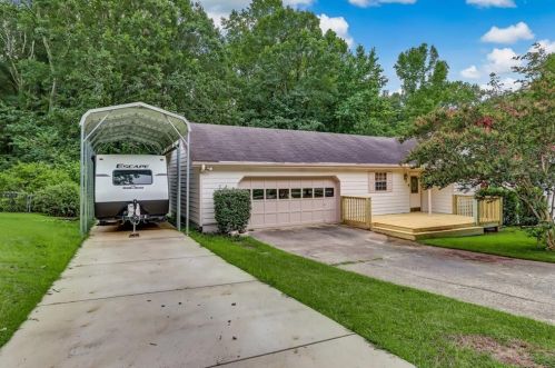 4232 Autumn Lake Dr, Buford, GA 30519-3965