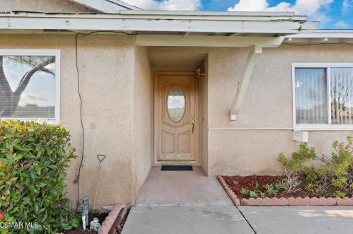 4713 Sulphur Springs Dr, Simi Valley, CA 93063-1827