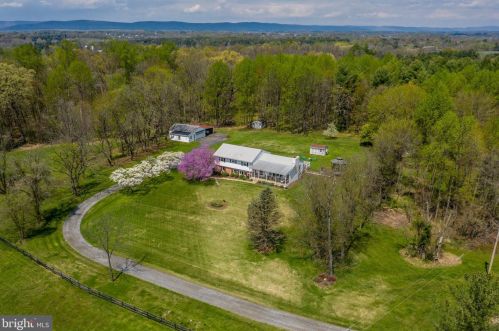 16727 Sommertime Ln, Hamilton, VA 20158-3221