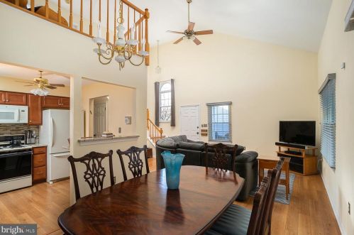 11 Heritage Ct, Trenton NJ 08628-3603 exterior