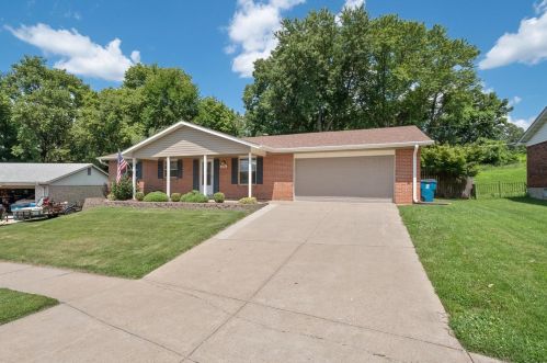 6742 Barnwood Dr, Hazelwood, MO 63042-1556