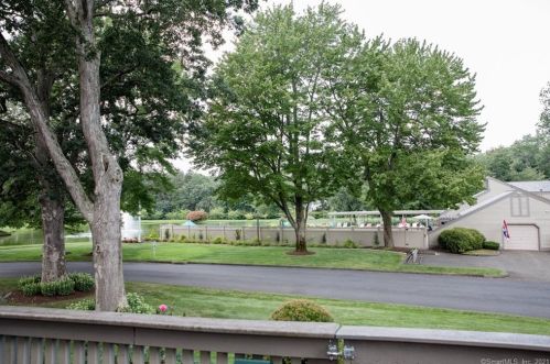 216 Metacomet Dr, Meriden CT  06450-3565 exterior