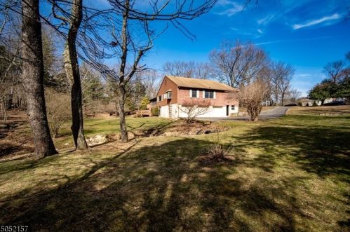 11 Osage Ct, Flemington, NJ 08822-7171