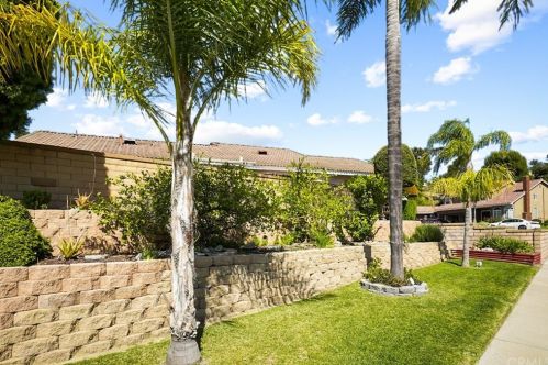 260 Brookside Ct, Anaheim CA  92808-1204 exterior