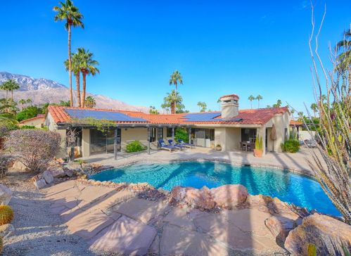 1424 San Joaquin Dr, Palm Springs, CA 92264-8685