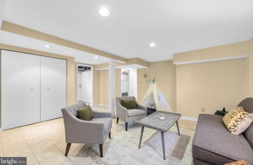 9112 Glenridge Rd, Silver Spring MD 20910-2127 exterior