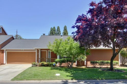 39 Coyle Creek Cir, Fair Oaks, CA 95628-3341
