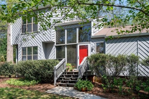 2714 Tritt Springs Dr, Marietta, GA 30062-5272