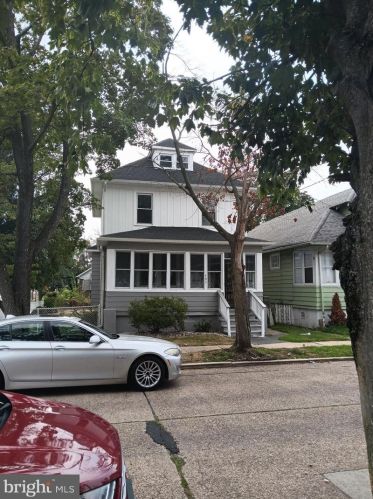 403 42nd St, Camden, NJ 08110-3003