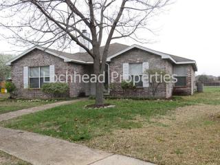 8202 Quail Ct, Rowlett TX  75089-2474 exterior