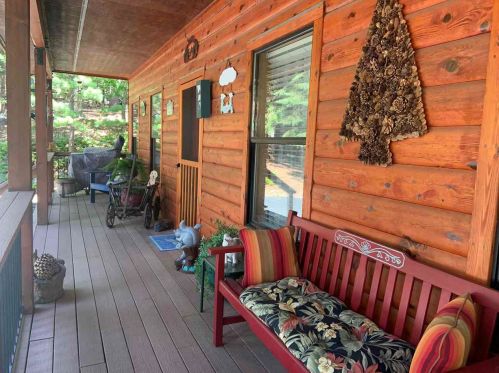810 Lake Ridge Rd, Peninsula Village, CA 96137-9588
