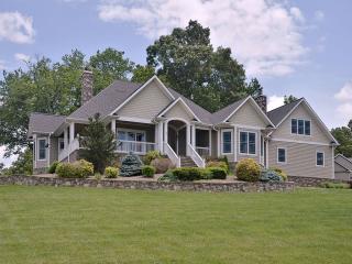 45 Broadleaf Dr, Fletcher, NC 28732-7467