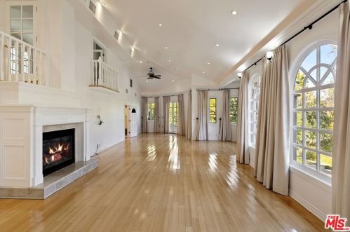 4601 Balboa Ave, Van Nuys CA  91316-4106 exterior