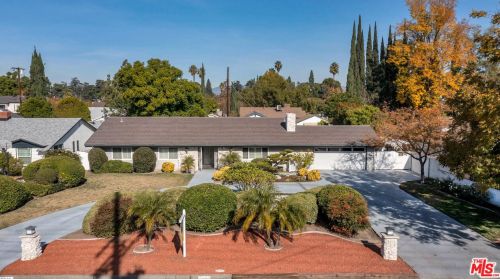 13335 Magnolia Blvd, Van Nuys, CA 91423-1532