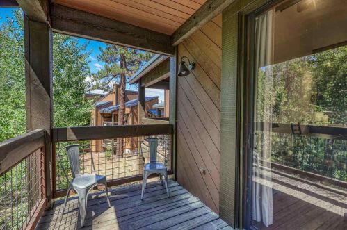 3069 Silver Strike, Truckee CA  96161-4207 exterior