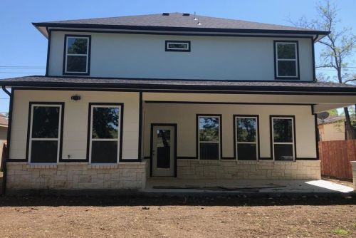 4211 Canada Dr, Dallas, TX 75212-1104