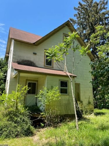 150 Princeton Ave, Dover, NJ 07801-2513