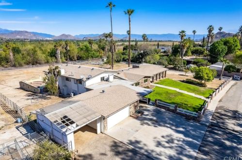 5953 Grand Ave, Riverside CA  92504-1369 exterior