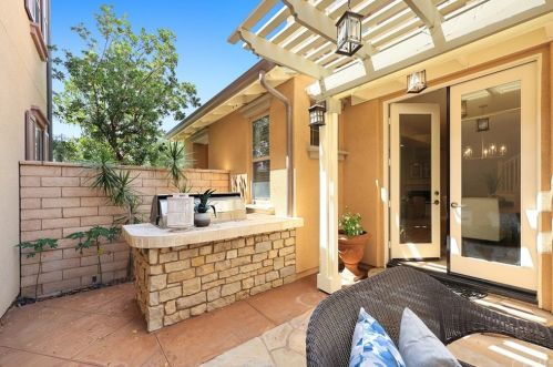 108 Spanish Lace, Irvine CA  92620-3424 exterior