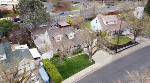 1320 Sherwood Dr, Concord CA  94521-3350 exterior