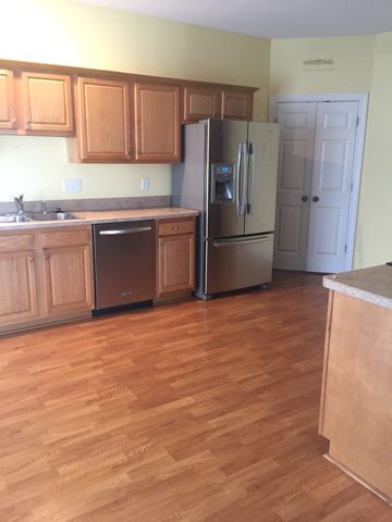 1434 Timber Ridge Ct, Kankakee, IL 60901-4559