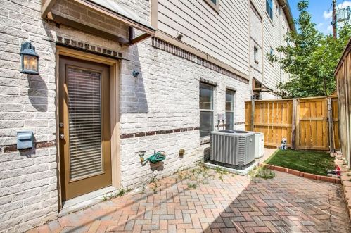 4830 Cedar Springs Rd, Dallas TX  75219-1366 exterior