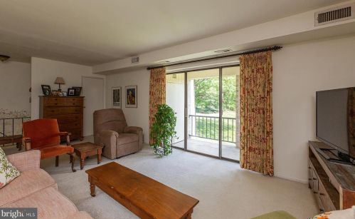 22 Valleybrook Dr, Lancaster PA  17601-4623 exterior