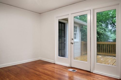1678 Bridgeport Dr, Atlanta GA  30318-3332 exterior