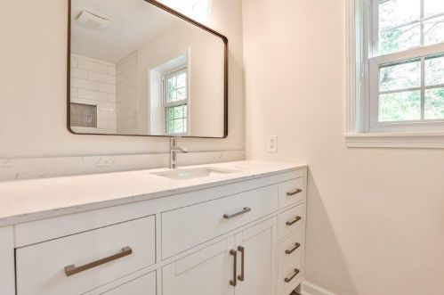 3911 Edenton Ct, Atlanta GA  30319-1883 exterior