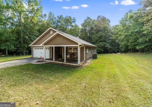 106 Woodstream Trl, Lagrange, GA 30240-7561