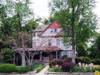 217 Gay St, Warrensburg, MO 64093-1840