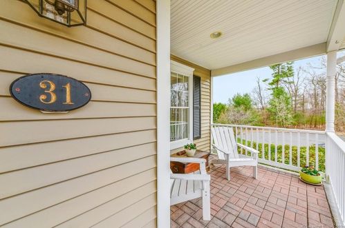 31 Kingsley Dr, Wapping, CT 06074-2396