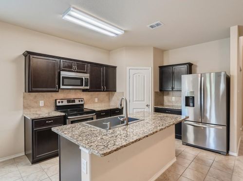 5009 Grayson Rdg Dr, Fort Worth TX  76179 exterior