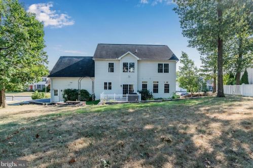 276 Pne Crk Dr, Carlisle PA  17013-9611 exterior