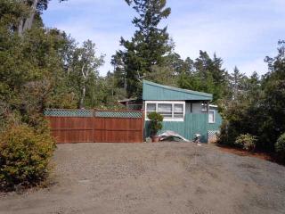 200 Huckleberry Ln, Florence, OR 97439-8771