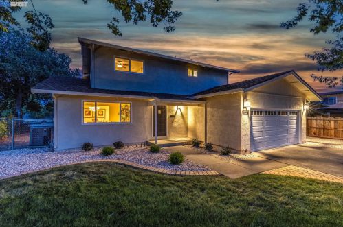 678 Hayes Ave, Livermore, CA 94550-3702