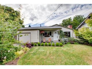 2837 61st Ave, Portland, OR 97206-1320