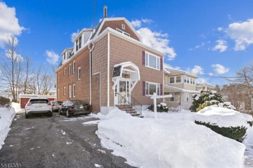 6 Orange Pl, Town Center, NJ 07052-5908