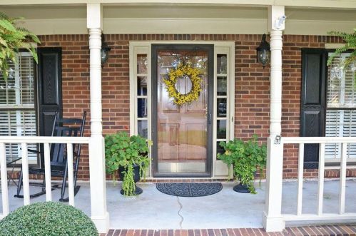 5250 Planters Ct, Lilburn, GA 30047-5190