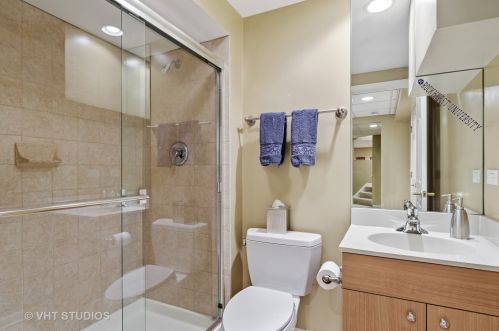 470 Muirfield Ln, Bannockburn IL  60015-3880 exterior