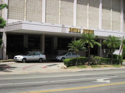 2240 Kuhio Ave, Honolulu HI  96815-2898 exterior