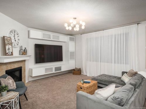 25380 Aberdeen Dr, Aurora CO 80016-3225 exterior