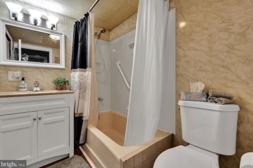 47 Maple Ave, Primrose PA 17901-8950 exterior