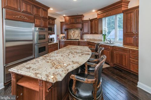 54 Ettl Cir, Princeton NJ  08540-2327 exterior