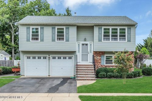 20 Pne Needle St, Wall Township NJ  07731-2647 exterior