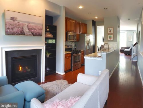 12805 Lotte Dr, Woodbridge, VA 22192-2747